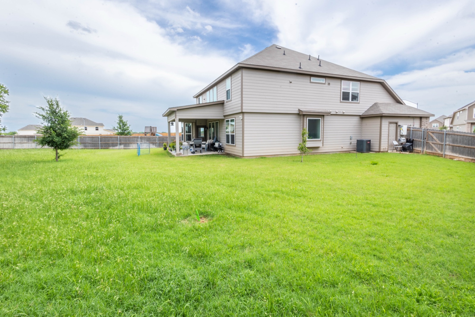 Real Estate Photo 25